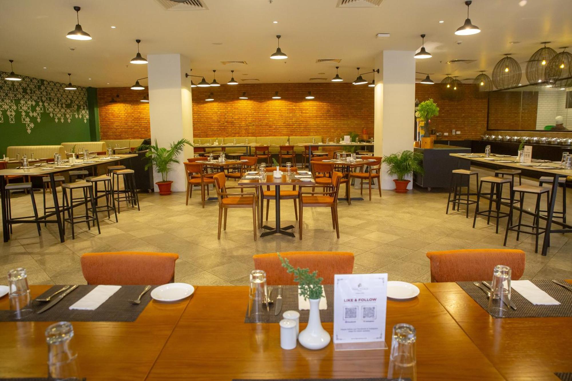 Bhairāhawā Tiger Palace By Soaltee מראה חיצוני תמונה